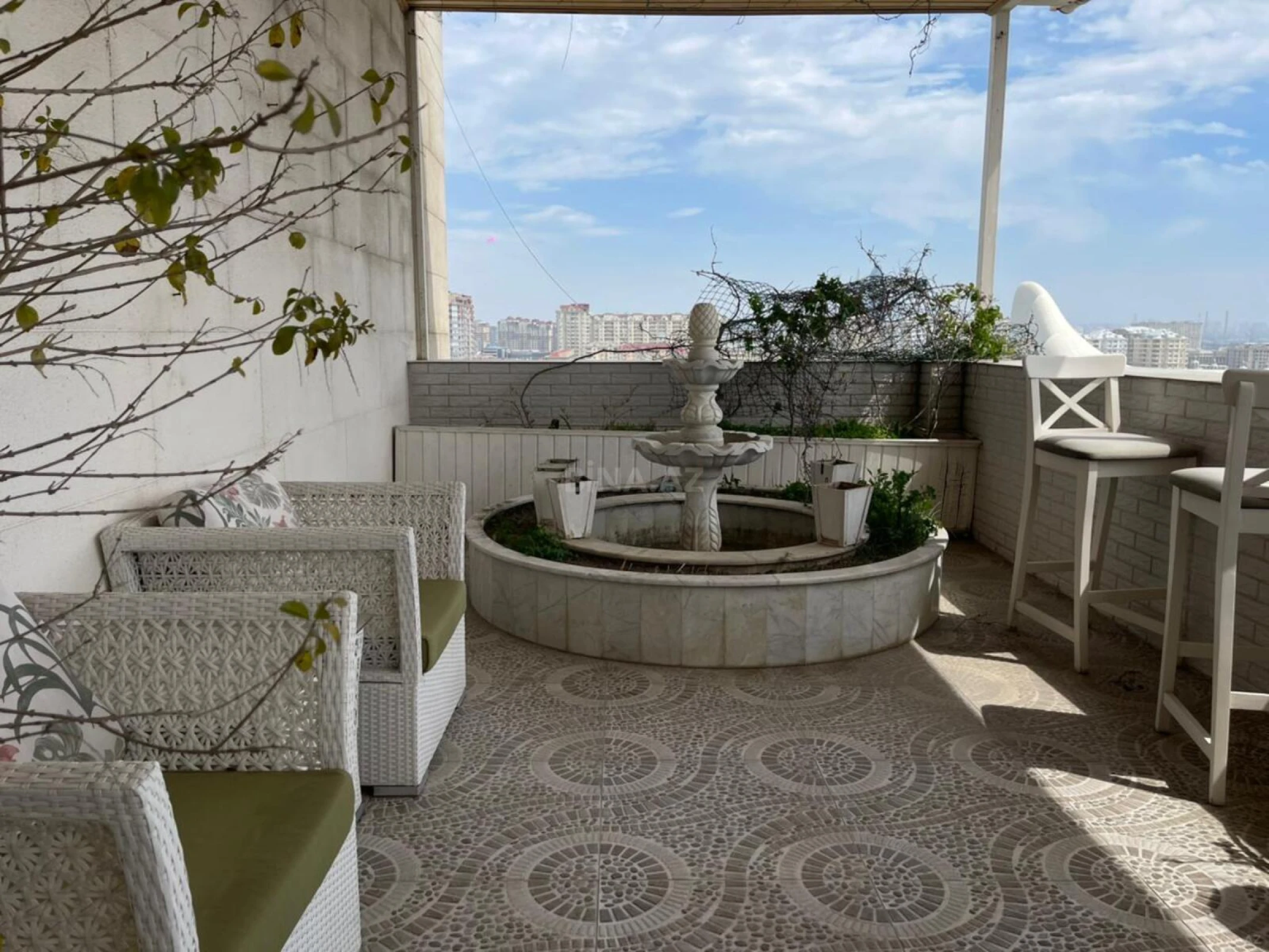 Satılır 3 otaqlı mənzil 214 m²