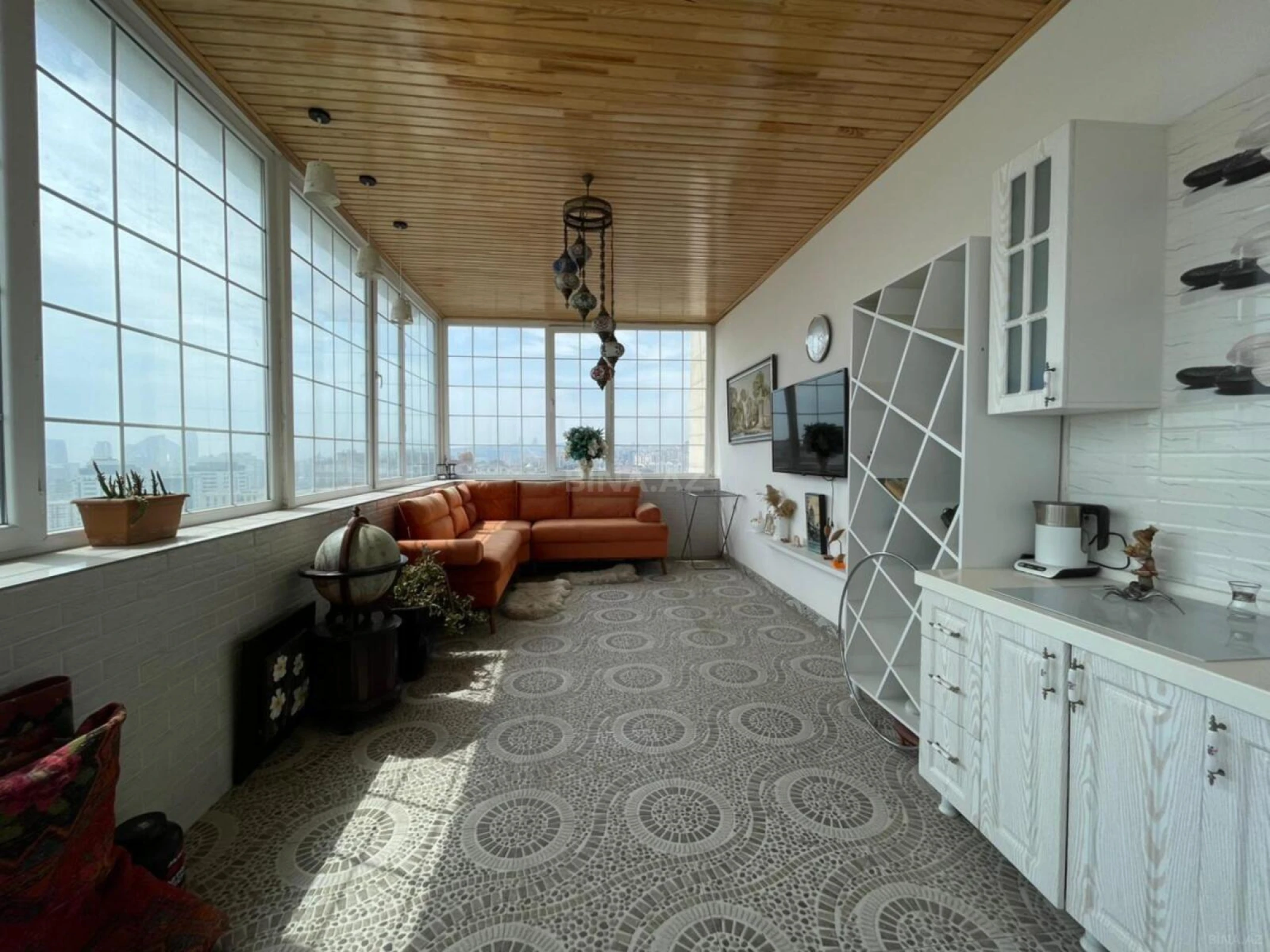 Satılır 3 otaqlı mənzil 214 m²