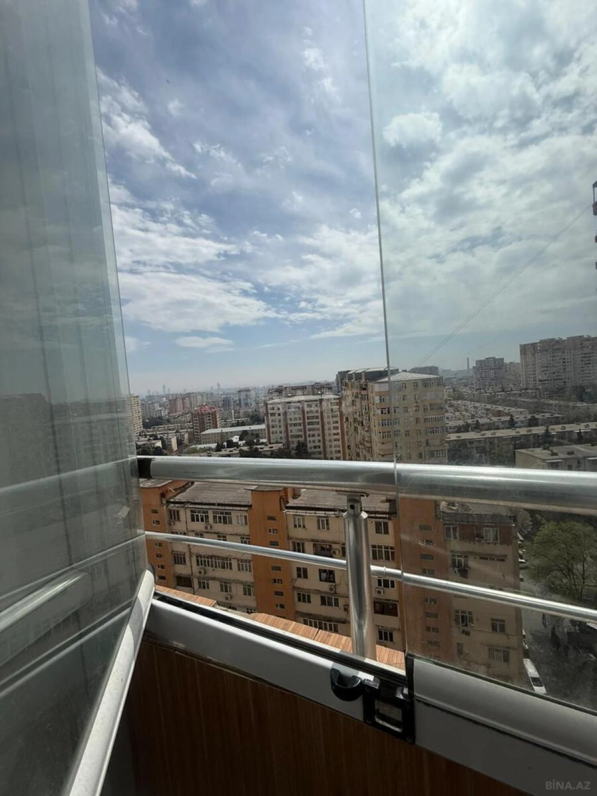 Satılır 3 otaqlı mənzil 110 m²