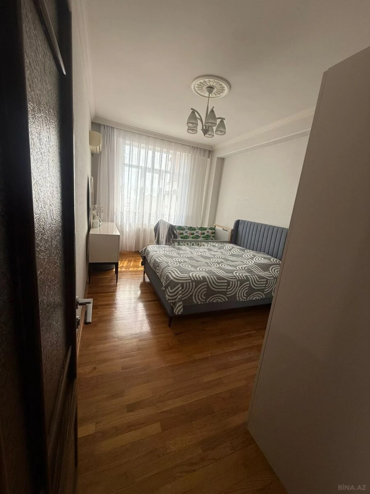 Satılır 3 otaqlı mənzil 110 m²