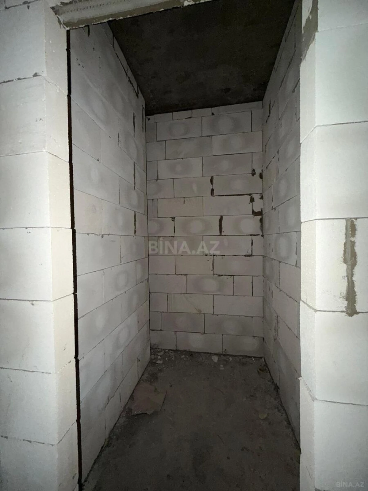 Satılır 2 otaqlı mənzil 106 m²