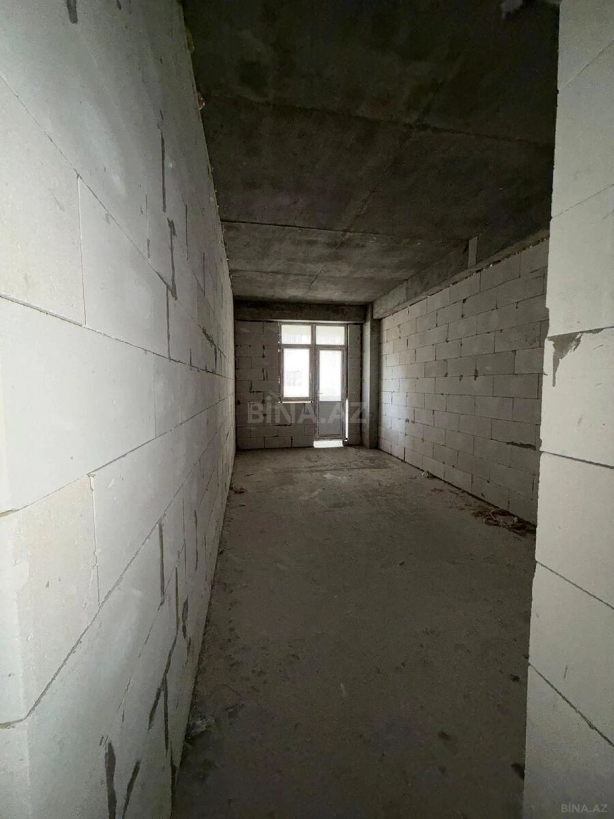 Satılır 2 otaqlı mənzil 106 m²