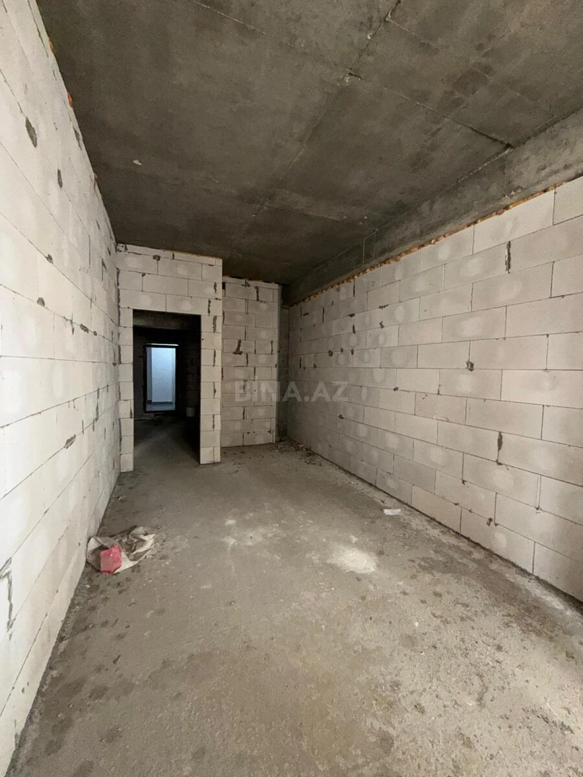 Satılır 2 otaqlı mənzil 106 m²