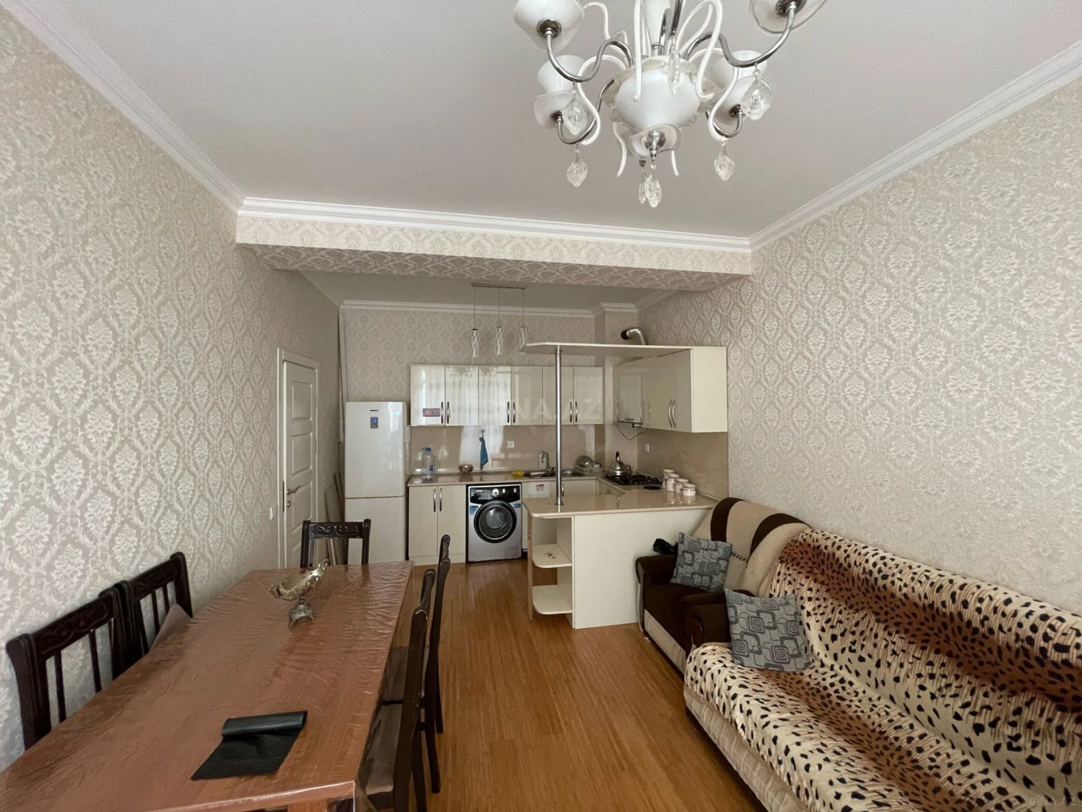 Kirayə verilir 2 otaqlı mənzil 60 m²