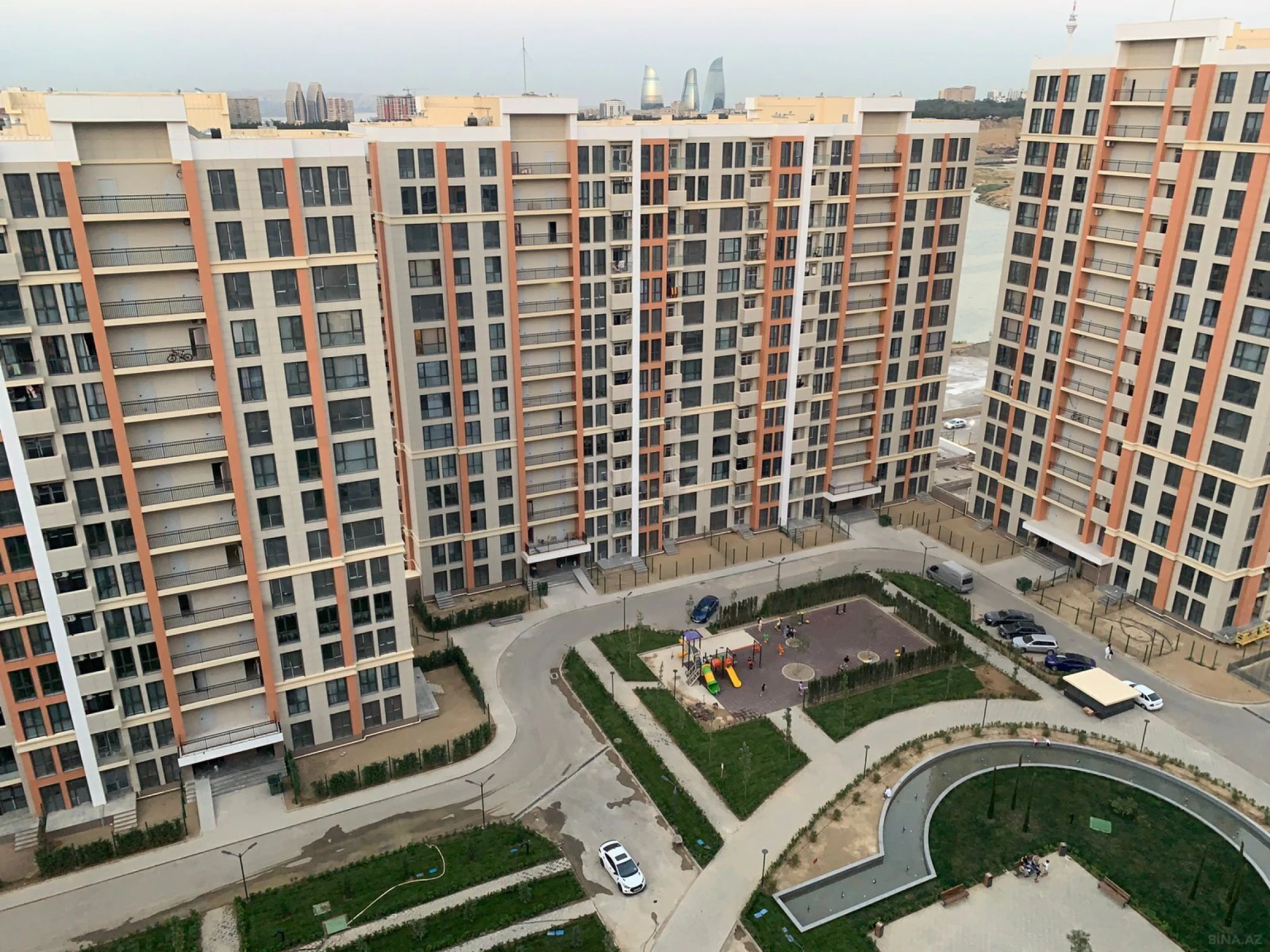 Kirayə verilir 2 otaqlı mənzil 55 m²