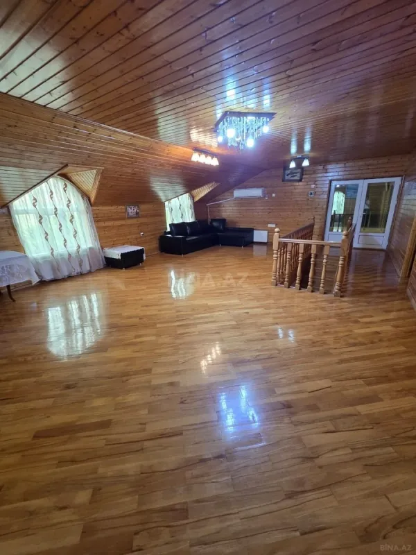 Kirayə verilir 8 otaqlı həyət evi 240 m²