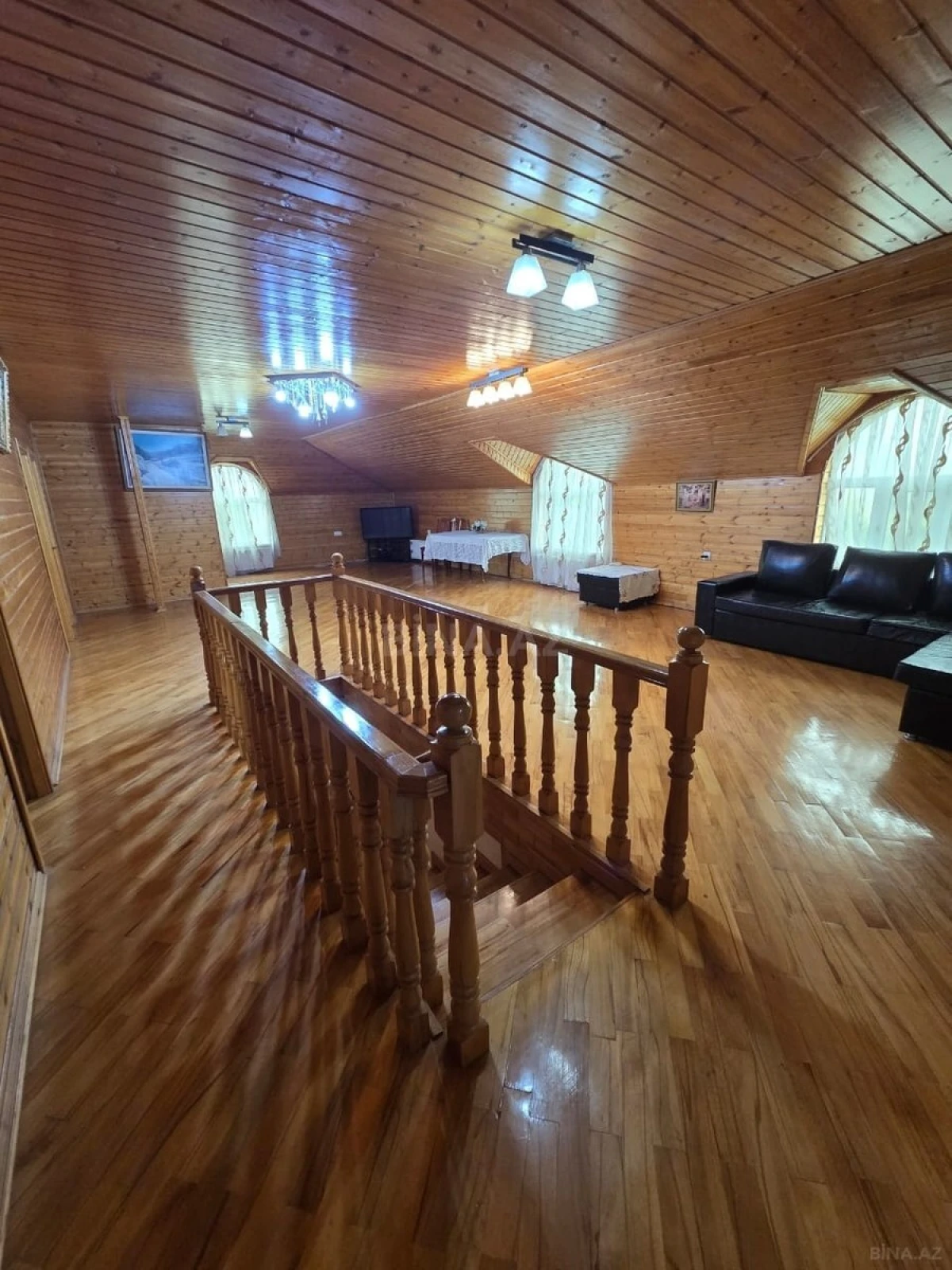 Kirayə verilir 8 otaqlı həyət evi 240 m²