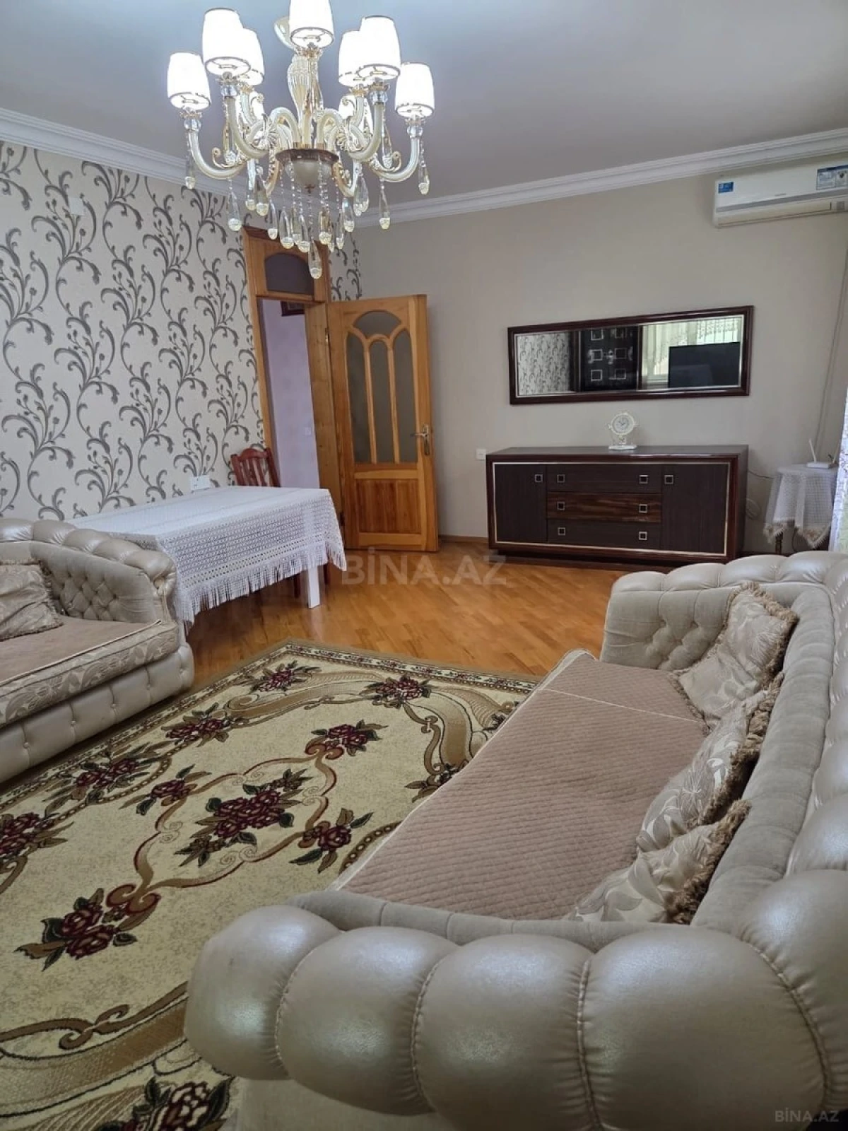 Kirayə verilir 8 otaqlı həyət evi 240 m²