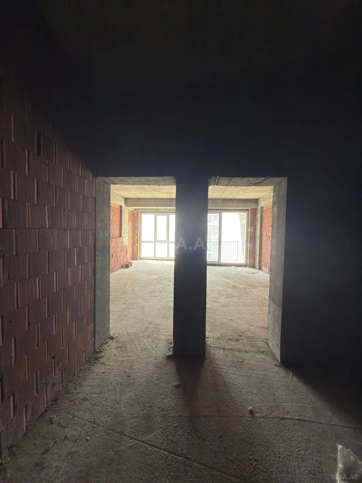 Satılır 2 otaqlı mənzil 79.3 m²