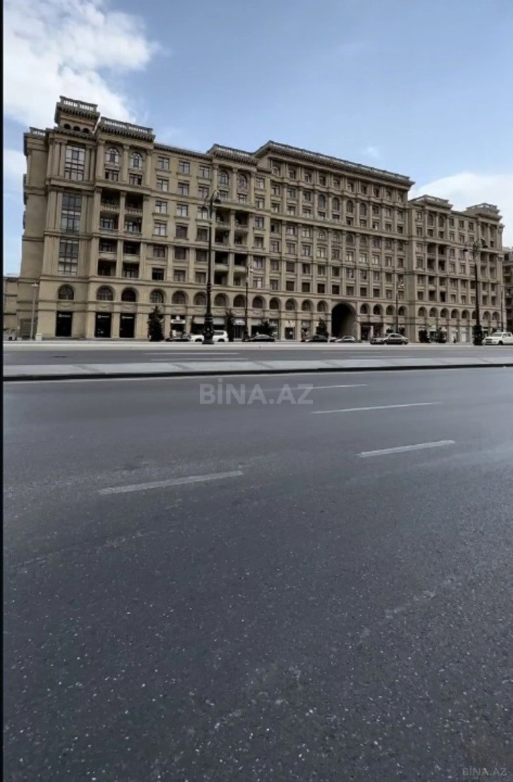 Satılır 4 otaqlı mənzil 115 m²