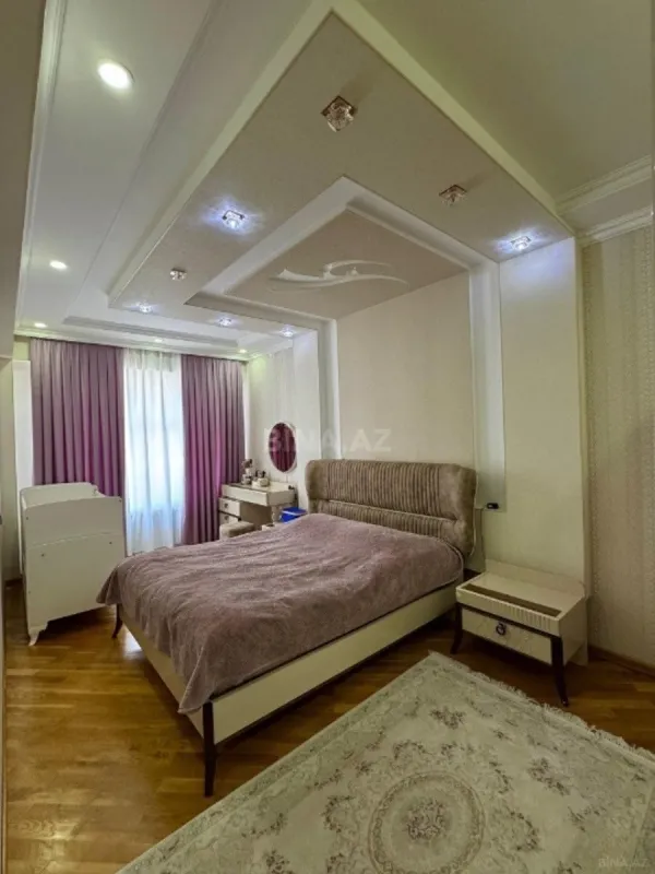 Satılır 4 otaqlı mənzil 115 m²
