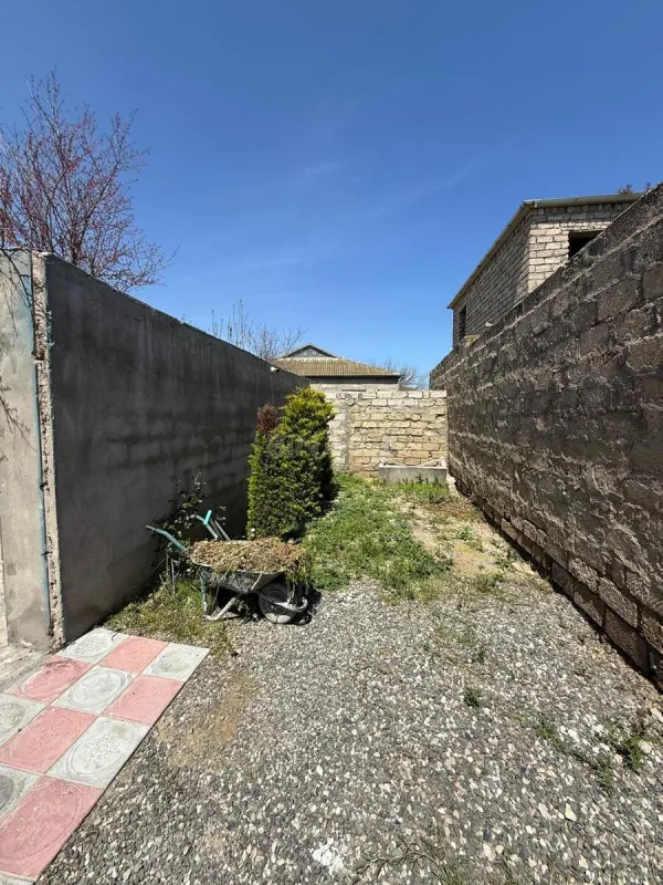 Satılır 3 otaqlı həyət evi 100 m²
