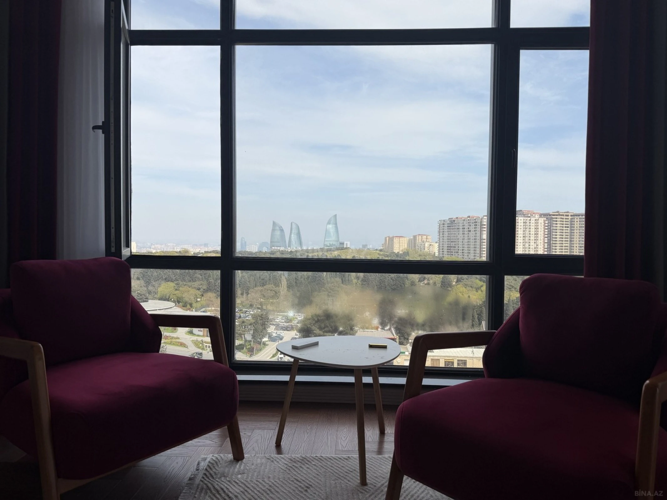 Satılır 3 otaqlı mənzil 140 m²