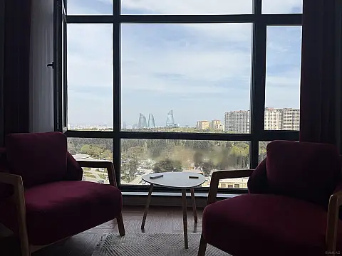 Satılır 3 otaqlı mənzil 140 m²