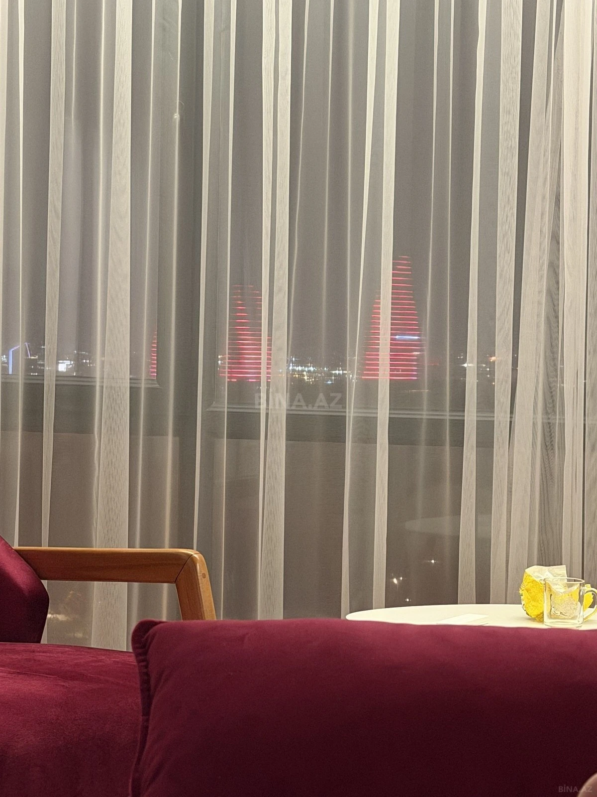 Satılır 3 otaqlı mənzil 140 m²