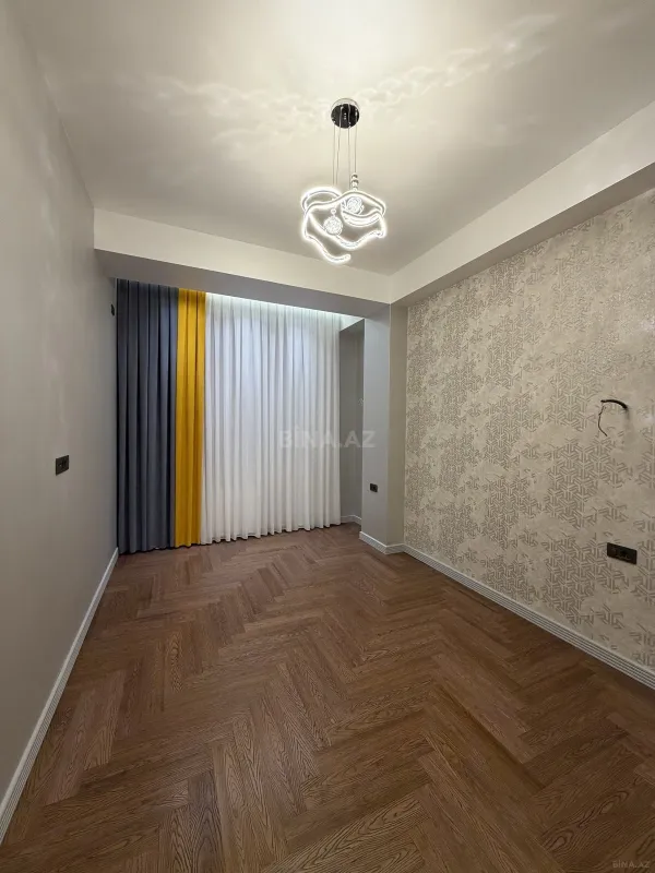 Satılır 3 otaqlı mənzil 140 m²