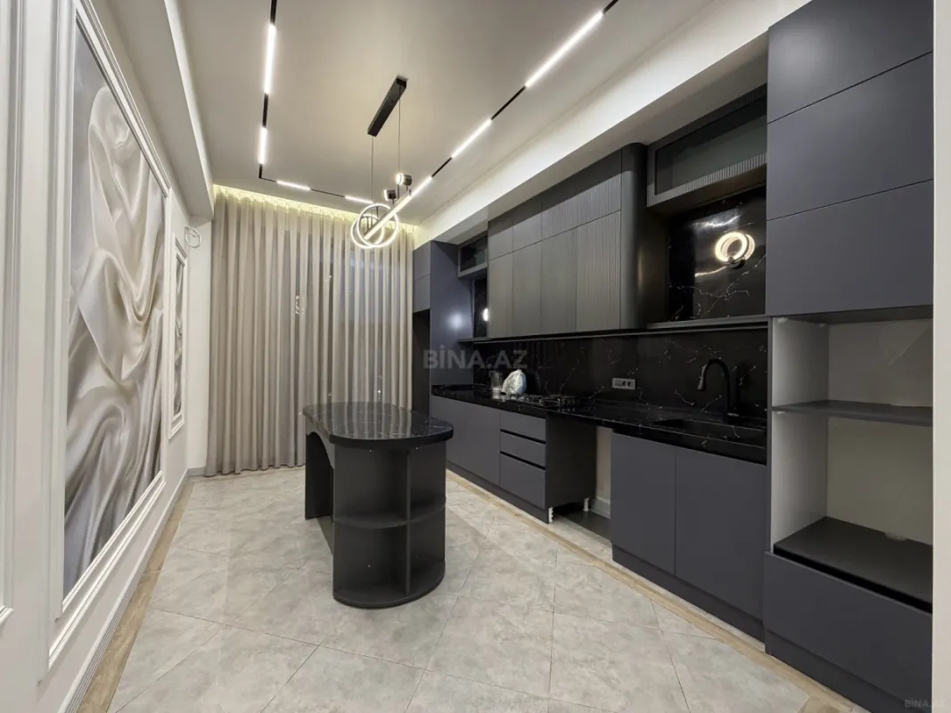 Satılır 3 otaqlı mənzil 140 m²