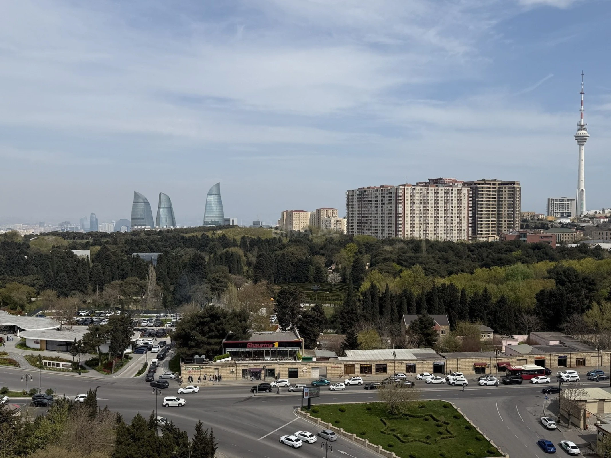 Satılır 3 otaqlı mənzil 140 m²