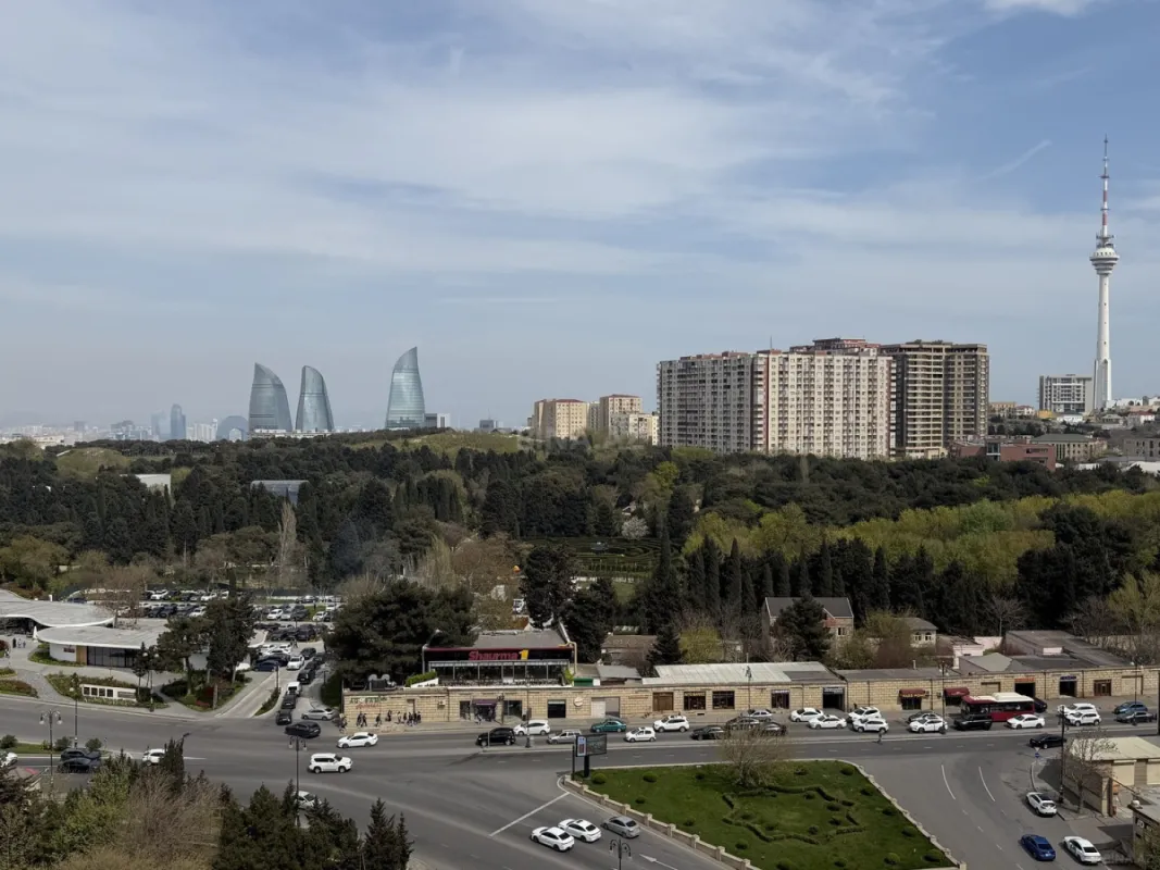 Satılır 3 otaqlı mənzil 140 m²