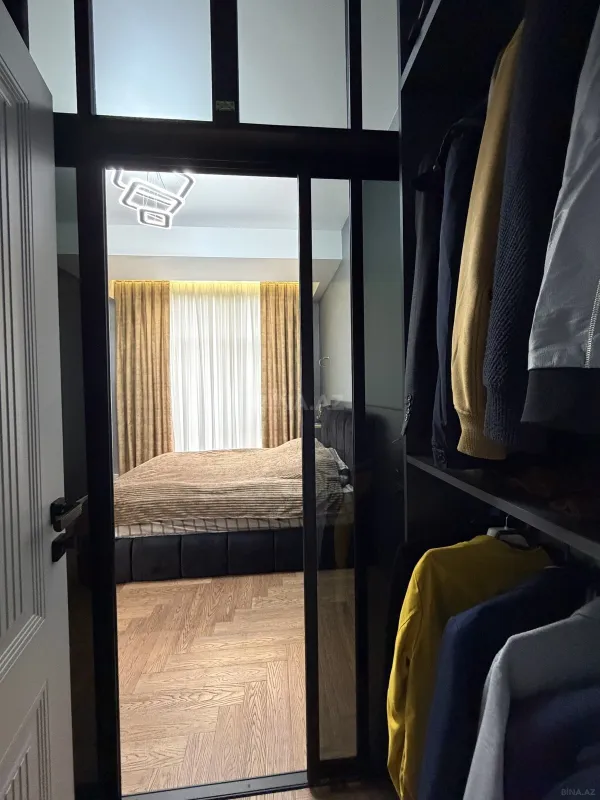 Satılır 3 otaqlı mənzil 140 m²