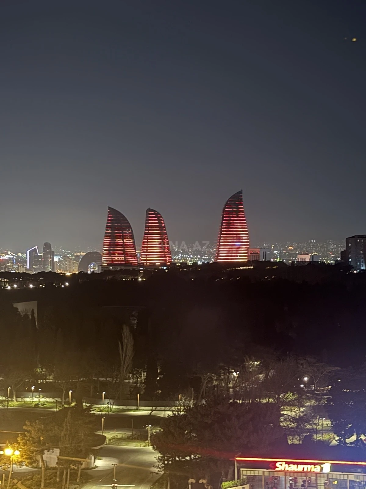 Satılır 3 otaqlı mənzil 140 m²