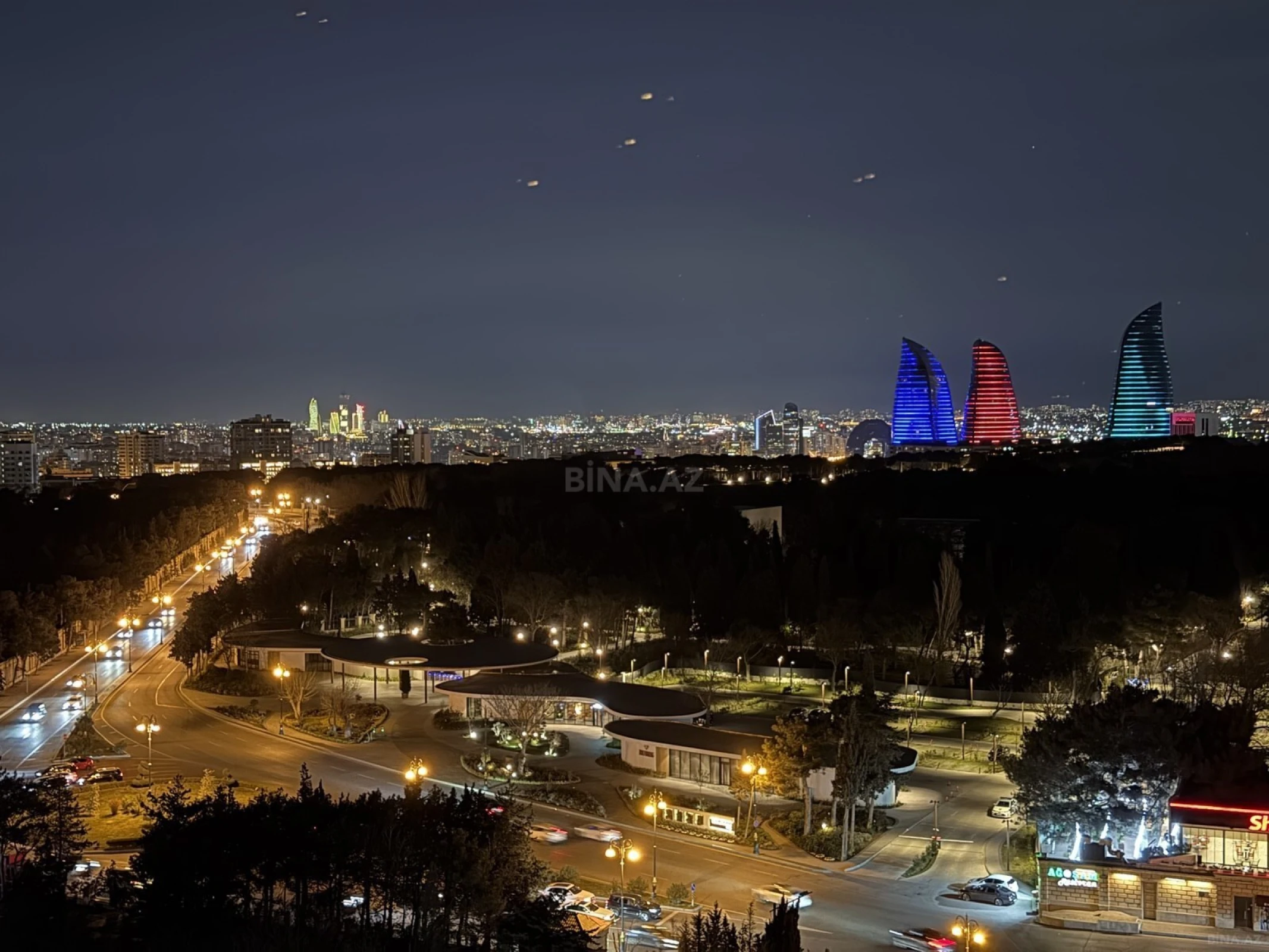 Satılır 3 otaqlı mənzil 140 m²