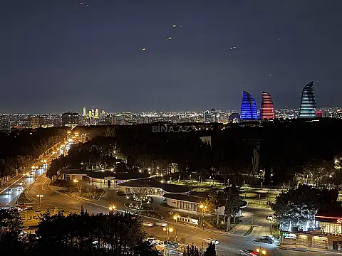 Satılır 3 otaqlı mənzil 140 m²