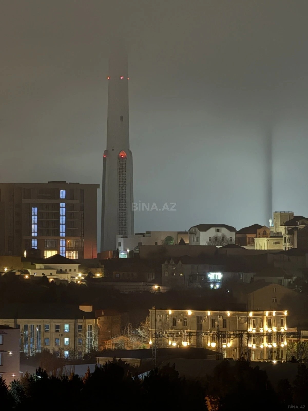 Satılır 3 otaqlı mənzil 140 m²