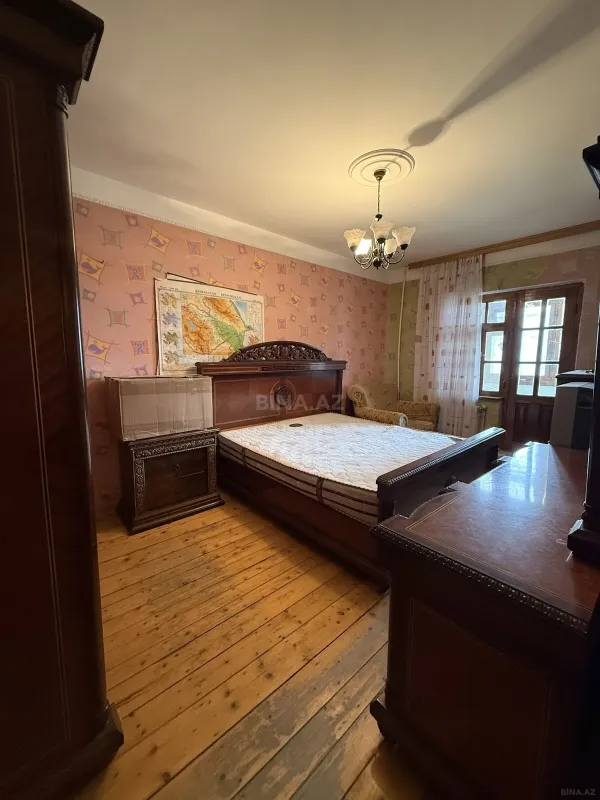 Satılır 4 otaqlı mənzil 100 m²