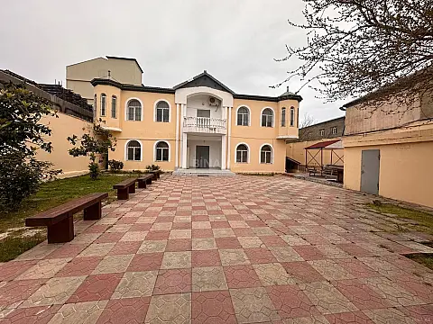 Kirayə verilir 10 otaqlı həyət evi 387 m² — Bakı, Badamdar 10 otaq 387.00 m²