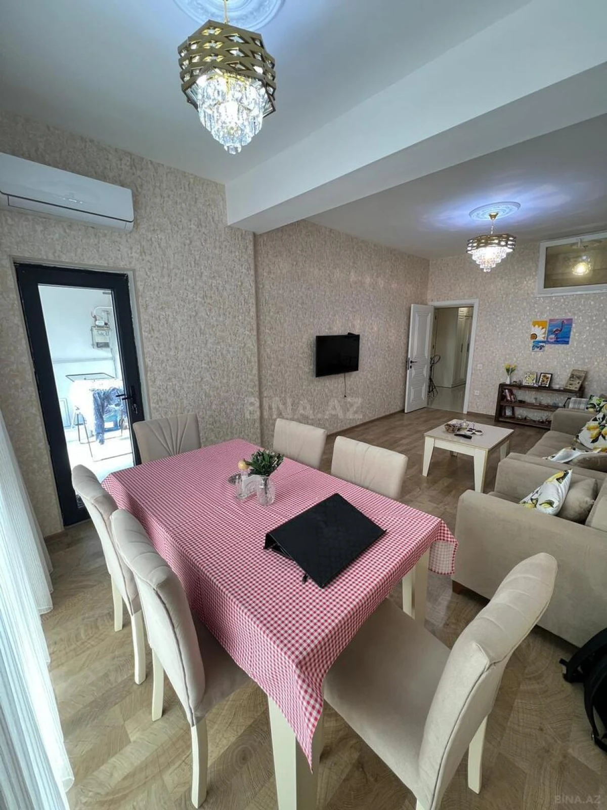 Kirayə verilir 2 otaqlı mənzil 80 m²
