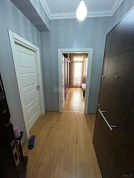 Kirayə verilir 2 otaqlı mənzil 80 m²