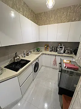 Kirayə verilir 2 otaqlı mənzil 80 m²