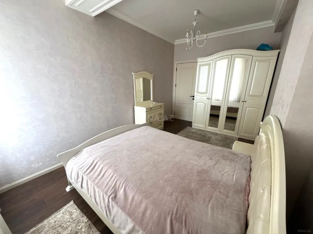 Kirayə verilir 2 otaqlı mənzil 80 m²