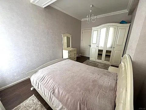 Kirayə verilir 2 otaqlı mənzil 80 m²