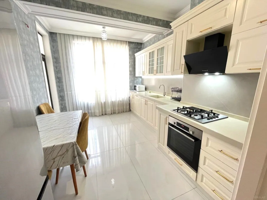 Kirayə verilir 2 otaqlı mənzil 80 m²