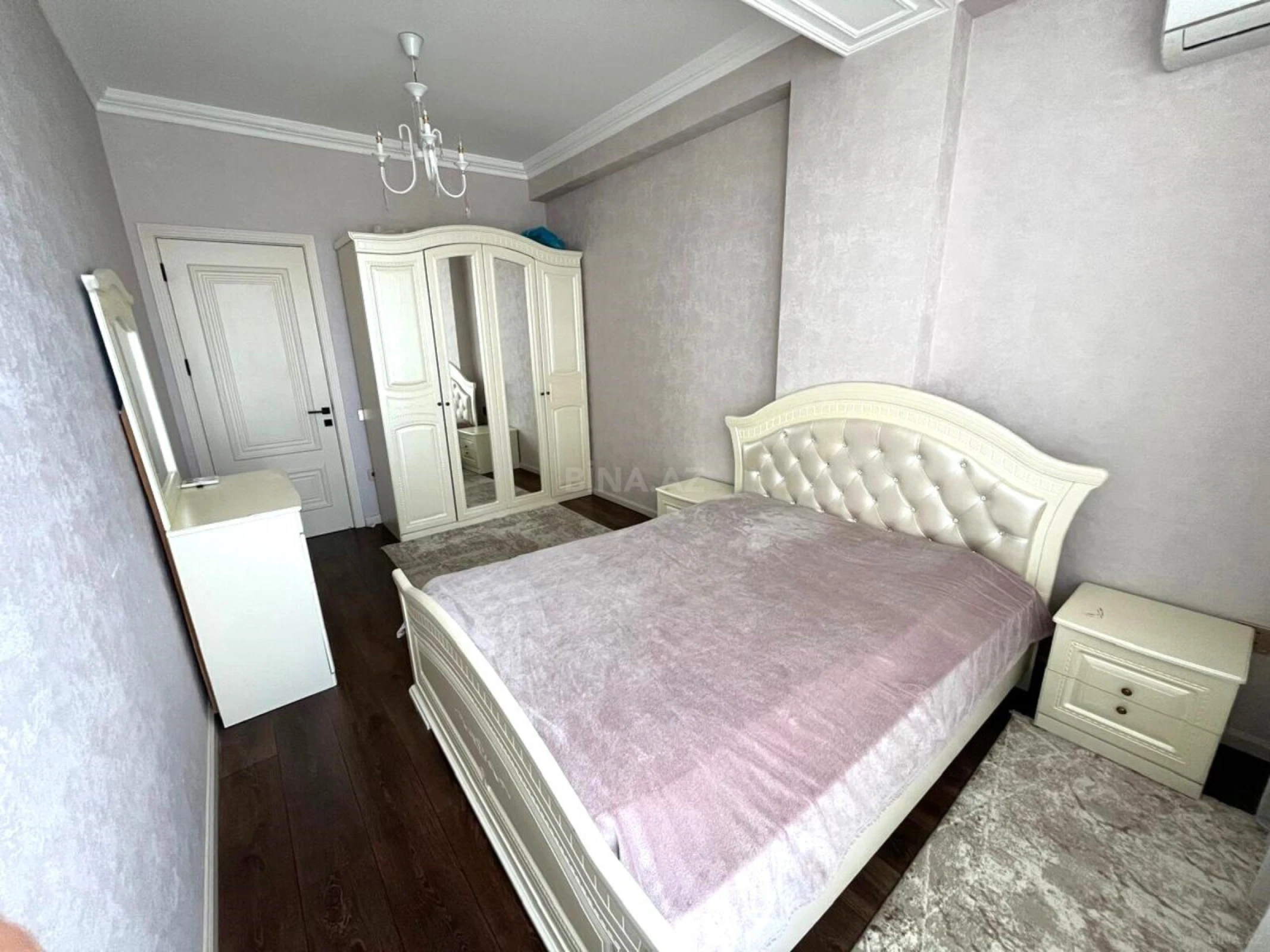 Kirayə verilir 2 otaqlı mənzil 80 m²