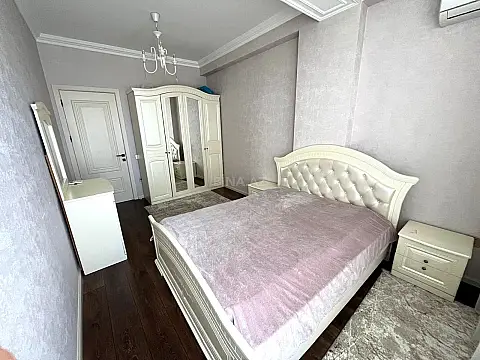 Kirayə verilir 2 otaqlı mənzil 80 m²