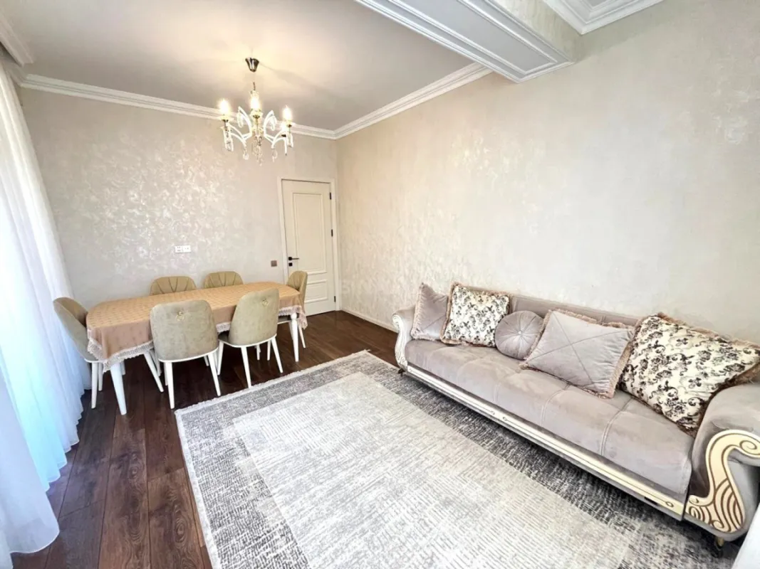 Kirayə verilir 2 otaqlı mənzil 80 m²