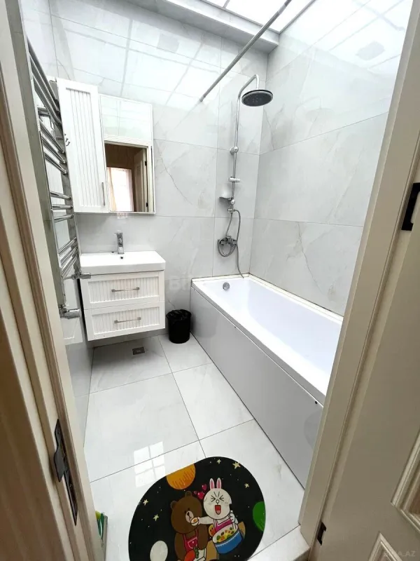 Kirayə verilir 2 otaqlı mənzil 80 m²