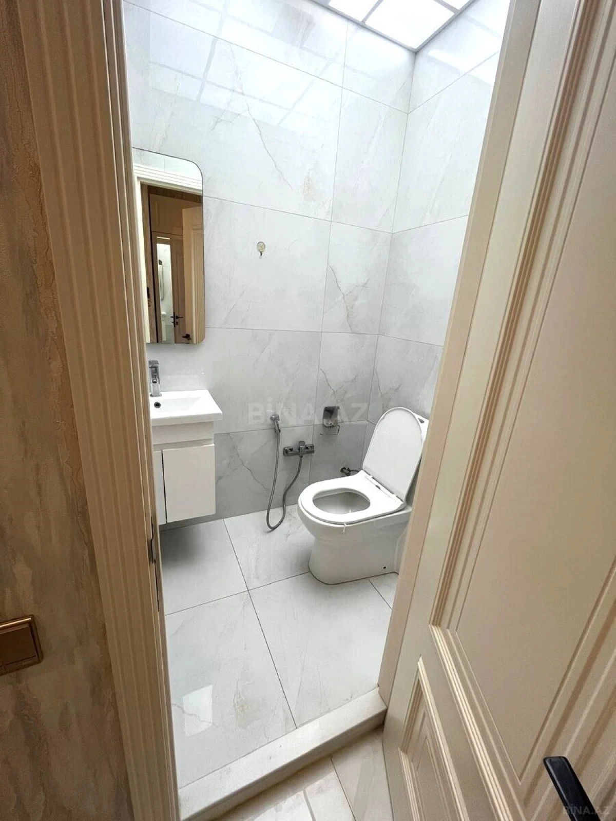 Kirayə verilir 2 otaqlı mənzil 80 m²