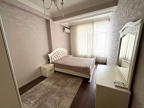 Kirayə verilir 2 otaqlı mənzil 80 m²