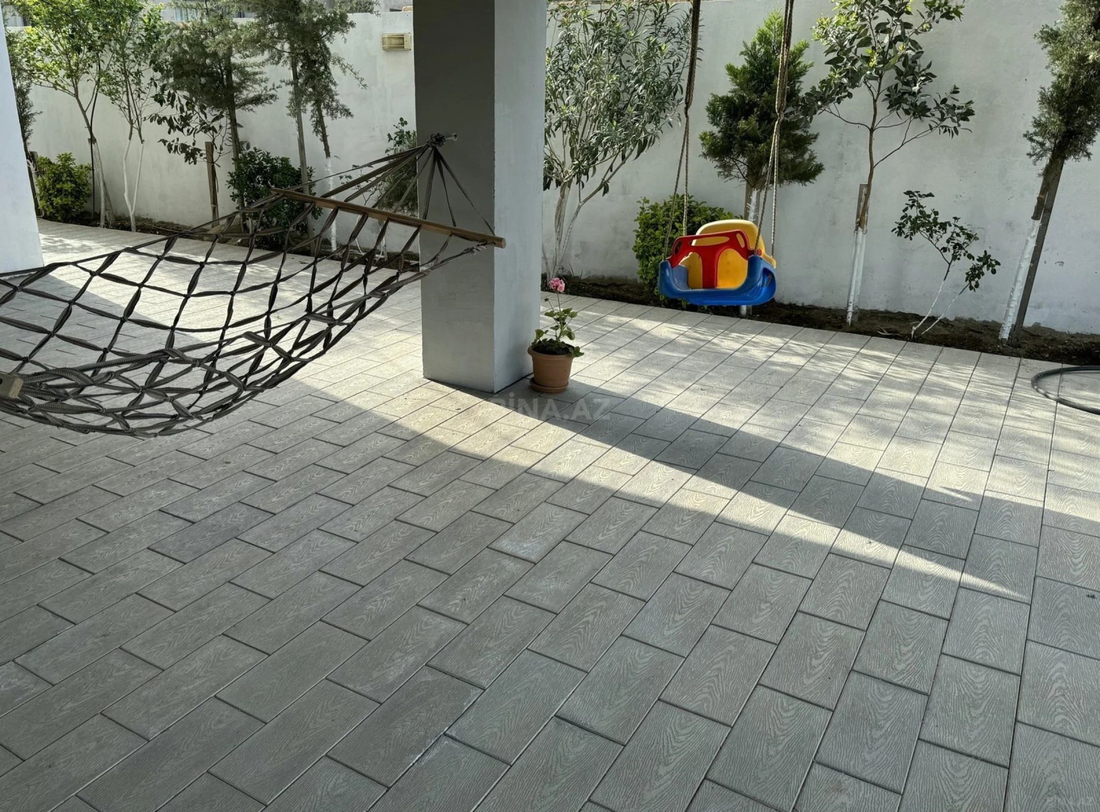 Kirayə verilir 6 otaqlı həyət evi 320 m²