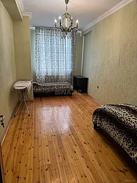 Kirayə verilir 3 otaqlı mənzil 127 m²