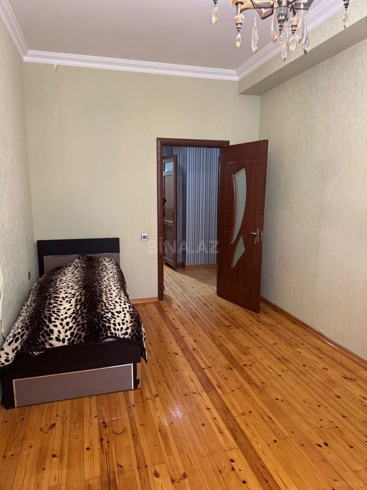 Kirayə verilir 3 otaqlı mənzil 127 m²