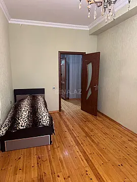 Kirayə verilir 3 otaqlı mənzil 127 m²