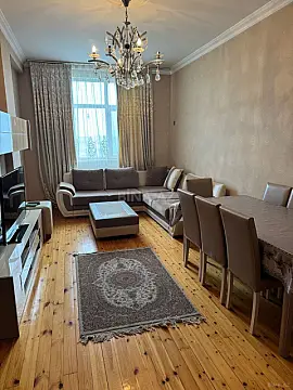 Kirayə verilir 3 otaqlı mənzil 127 m² — Bakı, İnşaatçılar 3 otaq 127.00 m²