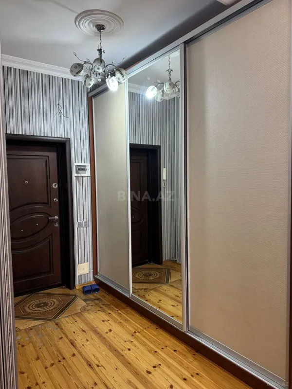Kirayə verilir 3 otaqlı mənzil 127 m²