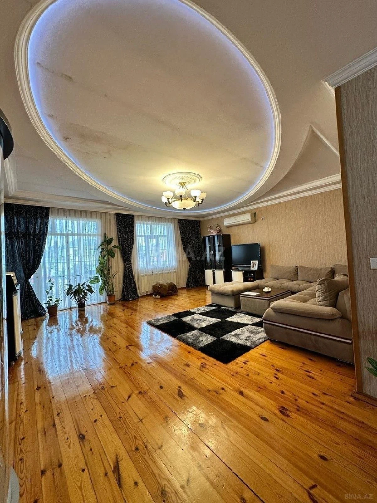 Satılır 7 otaqlı həyət evi 220 m²