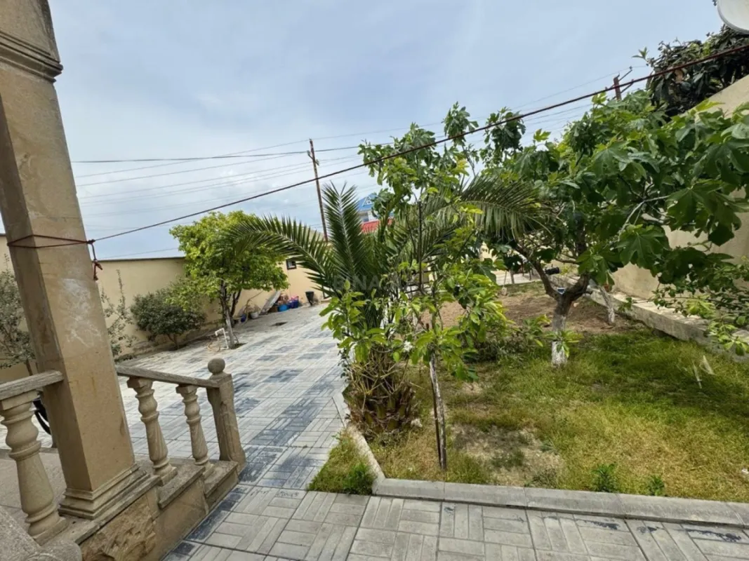 Satılır 7 otaqlı həyət evi 220 m²